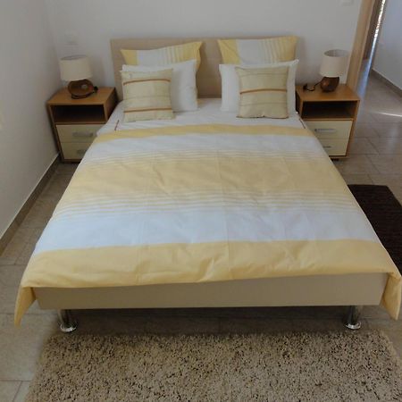 Apartments Cubela Beautiful Garden Trogir Bagian luar foto